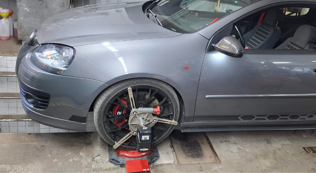 Műszeres futómű állítás